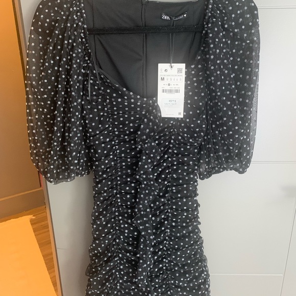 Fitted polka dot Zara dress with ruffle - Picture 1 of 4